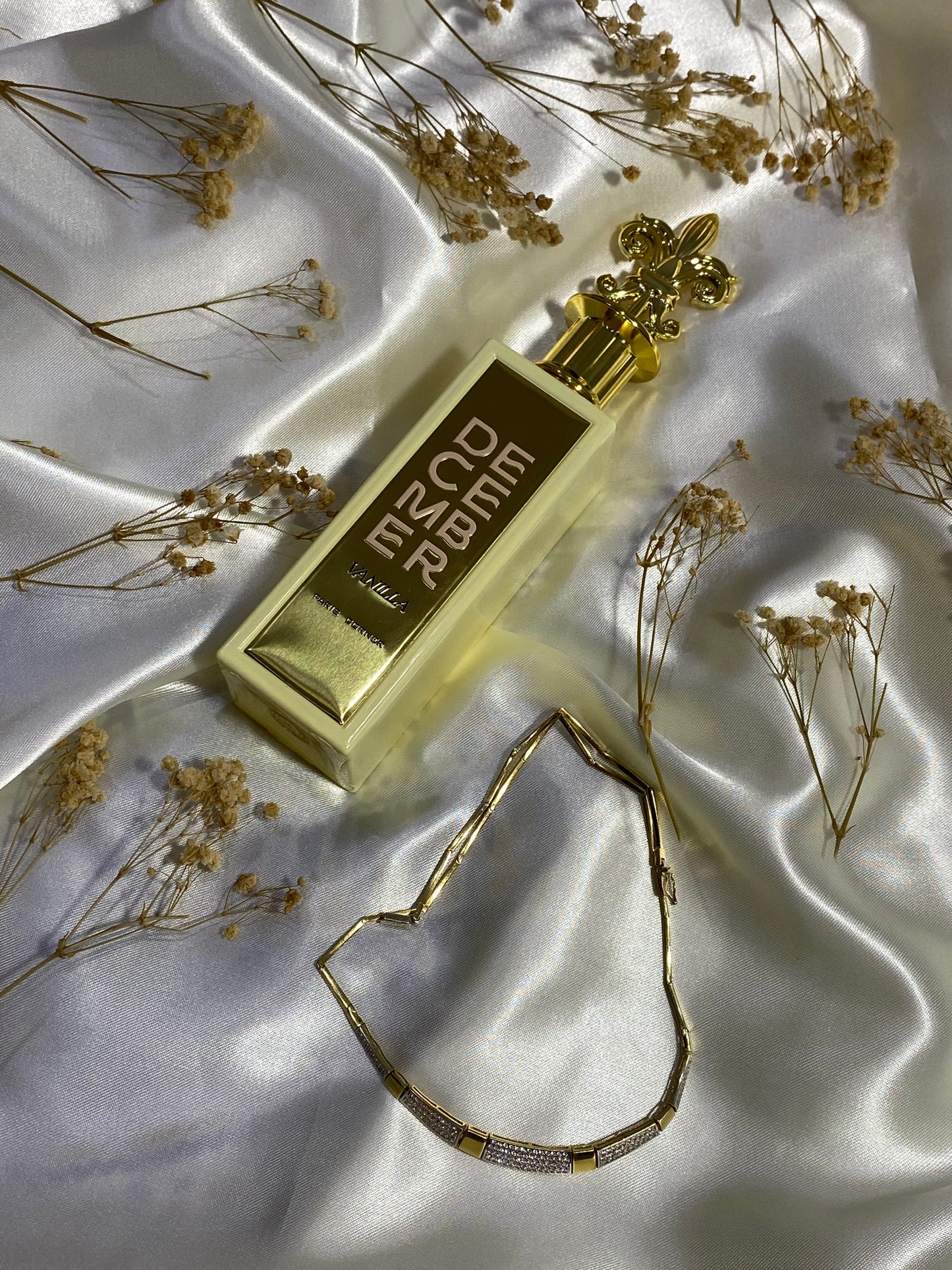 DECEMBER VANILLA -PARIS CORNER